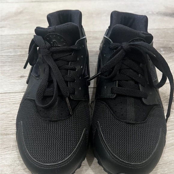 Nike Hurache Run Shoes- size 6Y (youth) - Picture 3 of 3